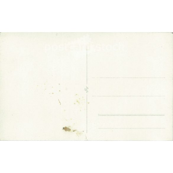 Snapshot of a tank plant. The people in the picture and the author are unknown. (2793047)