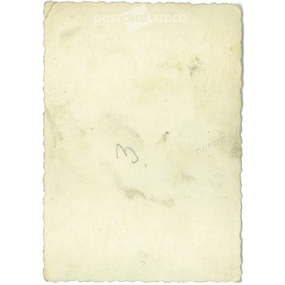 Unknown young girl from the 1940s. The artist of the picture is unknown. Original black and white paper (2793110)