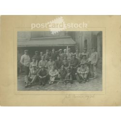   1936 - Workers in a joinery workshop, large group photo. The identity of the people in the picture is unknown. The photo was taken by the Takács photo studio. Original paper photo, mounted on cardboard (2793118)