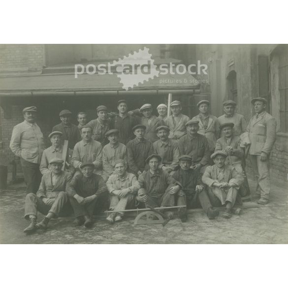 1936 - Workers in a joinery workshop, large group photo. The identity of the people in the picture is unknown. The photo was taken by the Takács photo studio. Original paper photo, mounted on cardboard (2793118)