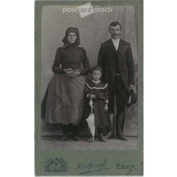   Family photo, the identity of the persons in the photo is unknown. The photo was taken in the photo studio of József Kiss in Eger.  Old photo / Cabinet photo / Hardback photo (2793140)