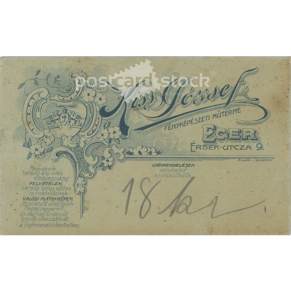 Family photo, the identity of the persons in the photo is unknown. The photo was taken in the photo studio of József Kiss in Eger.  Old photo / Cabinet photo / Hardback photo (2793140)