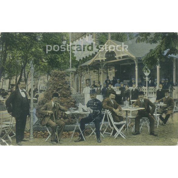 1913 – Károly Forgó’s Castle Square kiosk. Coloured photo sheet, postcard. (2793171)