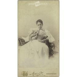   Unknown young lady with a fan. The photo was taken in the Mai & Társa photo studio in Budapest. Old photo / Cabinet photo / Hardback photo (2793180)