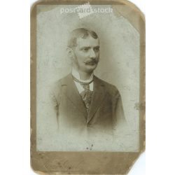   Work of the photographic studio of Gyula Berze, Arad. Photo of an unknown young man. Original cabinet photo / hardback photo / water card, CDV photo. Damaged. (2793228)