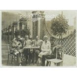 Early 1900s. A pub, a group of friends on a garden terrace. The photo is presumably taken in Hungary, the maker is unknown. Original black and white on paper (2793397)