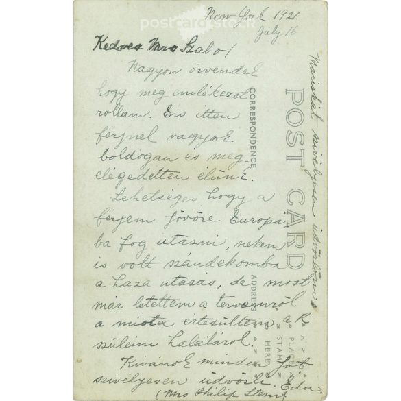 1921 - New York. Young couple in the sunshine. The subjects and the artist of the picture are unknown. Original photo. Black and white photo sheet, postcard. (2793398)