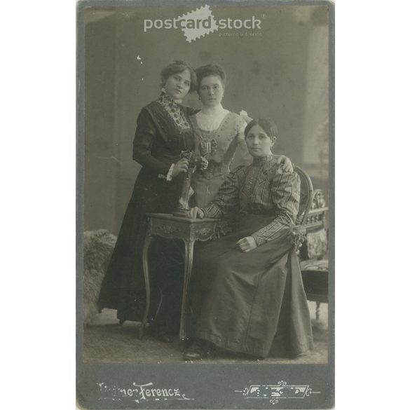 Photo taken by Ferenc Lintner’s photo studio in Szeged. Studio photo of young ladies. The persons in the photo are unknown. Original cabinet photo / hardback photo / business card, CDV photo. (2793441)