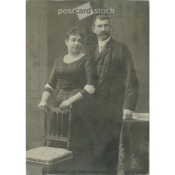 Photo taken by Béla Mindszenty’s photo studio, Bratislava. Studio photo of a young couple. The persons in the photo are unknown. Original cabinet photo / hardback photo / business card, CDV photo. (2793442)