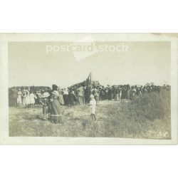   1910s. Ceremony at the Obelisk of the Martyrs in the early 1900s. Black and white photographic sheet, old postcard. (2793453)