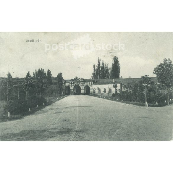 1918 - The inner gate of Arad Castle. Black and white photo sheet, old postcard. (2793461)