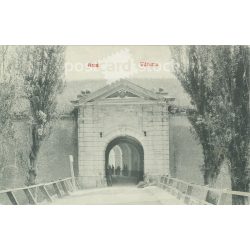   1908 - One of the gates of Arad Castle. Published by Izsó Kerpel, Arad. Black and white photographic sheet, old postcard. (2793464)