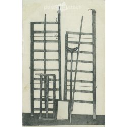   1912 - Remains of the chariot on which János Damjanich was taken to the place of death and the crutch on which he leaned on his last journey to the gallows. Black and white photo sheet, old postcard (2793471)