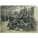 1928 - Nagy-kevély. Cheerful company. The people in the picture and the photographer are unknown. Old photo. Black and white photo, original paper photo. (2793633)