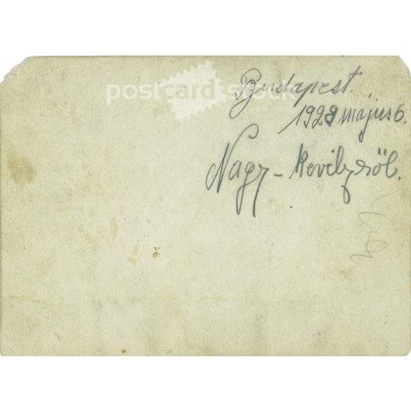 1928 - Nagy-kevély. Cheerful company. The people in the picture and the photographer are unknown. Old photo. Black and white photo, original paper photo. (2793633)