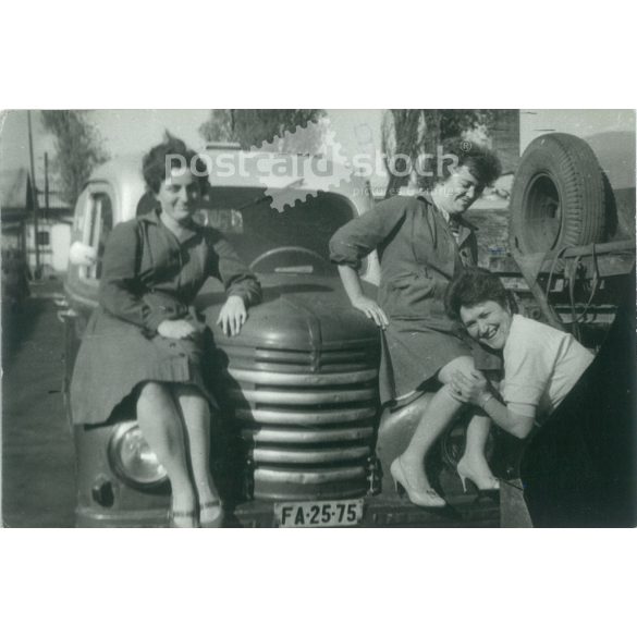 Ladies on board. Éva, Juliska, Marcsi. The identity of the people in the picture is unknown. Old photo. Black and white photo, original paper copy. (2793636)