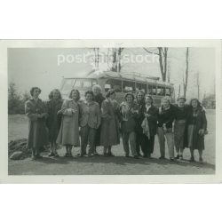   On a company trip in Mátrafüred. The identity of the people in the photo is unknown. The photo is the work of the photographer’s cooperative. Old photo. Black and white photo, original paper image. (2793652)