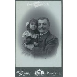   Early 1900s. Father and daughter. The persons in the picture are unknown. The photo was taken in Barna’s photo studio in Miskolc. Old photo. Original cabinet photo / hardback photo / business card, CDV photo. (2793754)