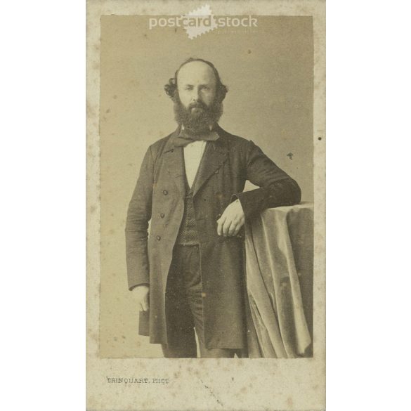 1890s. Studio photo of an elegant gentleman. The person in the photo is unknown. The photo was taken at the Trinquart photo studio in Paris. Old photo. Original cabinet photo / hardback photo / business card, CDV photo. (2793756)