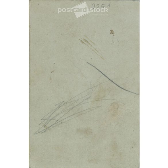 Circa 1900 - Studio photo of a middle-aged man. The photo was taken in Ármin Schaffer’s photo studio in Budapest. Old photo. Original cabinet photo / hardback photo / business card, CDV photo. (2793761)