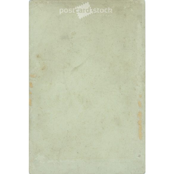 Circa 1910 - Young man, presumably from Transylvania. The person in the picture and the photographer are unknown. Original old photo. Black and white, laminated photo, original paper photo. (2793787)