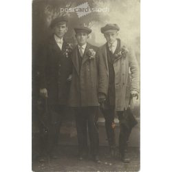   1925 - Brothers in caps. The persons in the picture are unknown. The photo was taken in Sándor Szemenyei’s photo studio in Orosháza. Original old photo. Black and white photo, old postcard. (2793842)