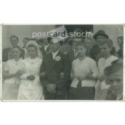   Wedding group photo. The people in the photo and the photographer are unknown. Original old photo. Black and white photo, original paper photo. (2793852)