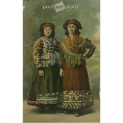   Mezőkövesd folk costume. The persons in the picture are unknown. Published by Baross Printing House, Eger. Colored photo. Old postcard. (2793867)