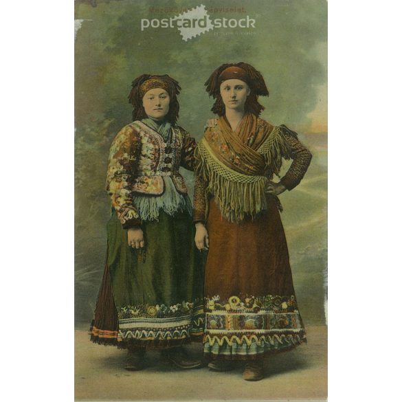 Mezőkövesd folk costume. The persons in the picture are unknown. Published by Baross Printing House, Eger. Colored photo. Old postcard. (2793867)