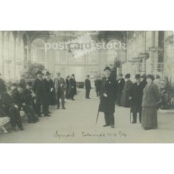   1914 - Karlsbad. The people in the picture and the photographer are unknown. Original old photo. Black and white photo, old postcard. (2793870)