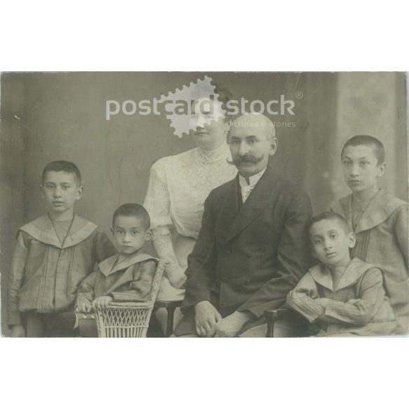 Early 1900s. Studio photo of Béla Deutsch and his family. The photographer is unknown. Old photo. Original  Cabinet card / CDV photo / hardback photo. (2793897)
